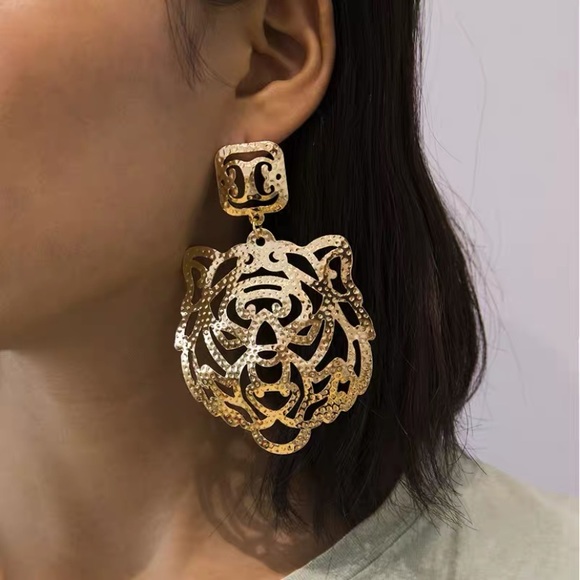 💕Last pair 🔥 Gold Tiger Earrings - Picture 4 of 7